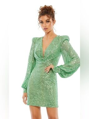 NWT Leena by Mac Duggal Bishop Sleeve Plunging Neck Sequin Dress Size 8 Green